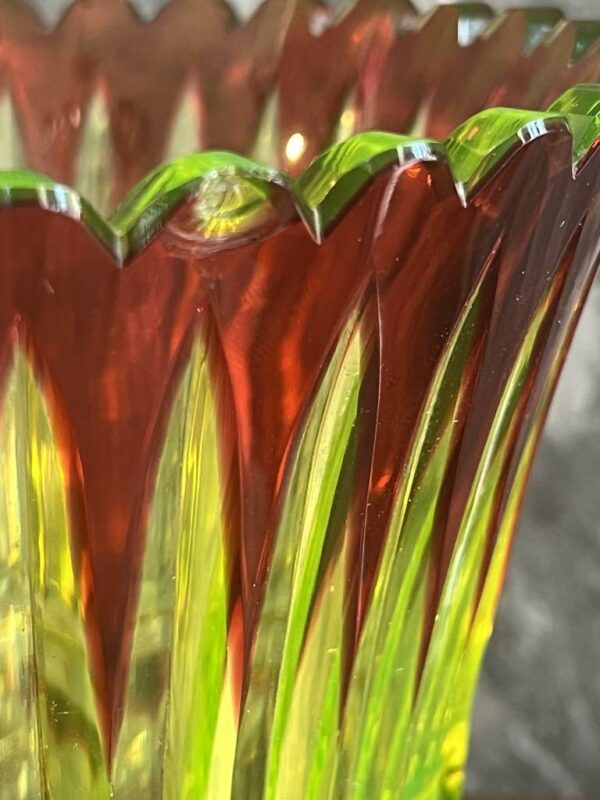 Cristallerie Val Saint Lambert Vase en cristal urane doublé rouge Joseph simon – Image 8