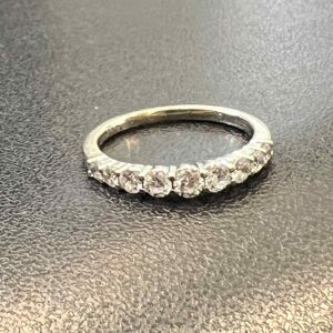 Demi-alliance or blanc 18ct et diamants taille brillant