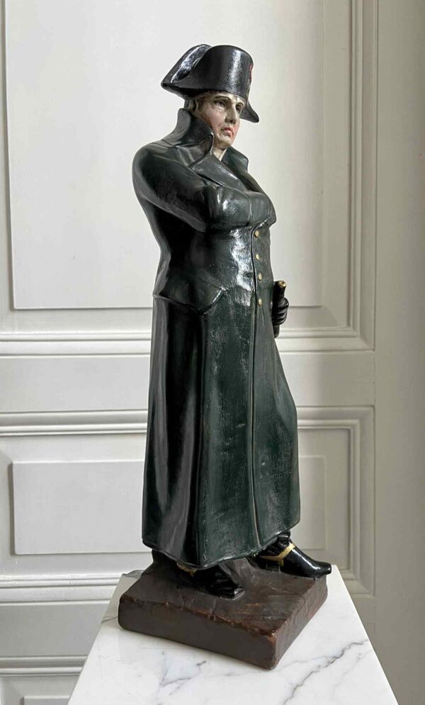 Grande statue de Napoléon, en résine peinte et patinée – Image 2