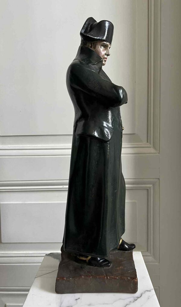Grande statue de Napoléon, en résine peinte et patinée – Image 7