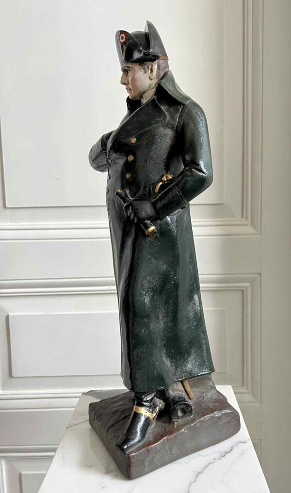 Grande statue de Napoléon, en résine peinte et patinée – Image 3