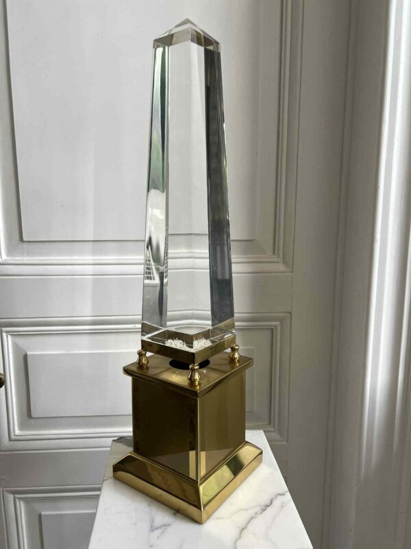 Lampe “Obélisque” laiton doré et lucite – Image 3
