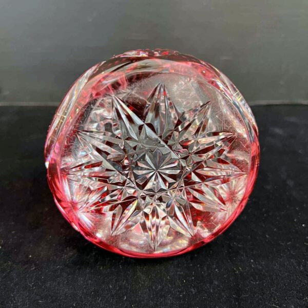 Val Saint Lambert, Presse papier cristal clair doublé rouge et taillé – Image 7