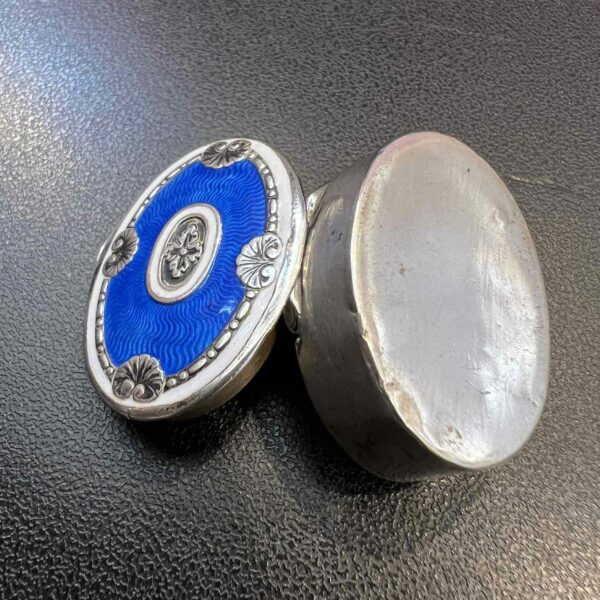 Boîte à pilules en argent à décor d’émail bleu – Image 6