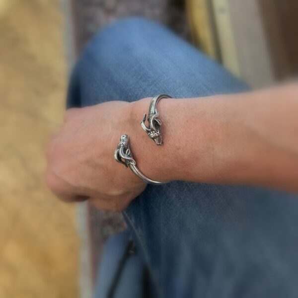 Bracelet “Têtes de béliers” en argent – Image 3