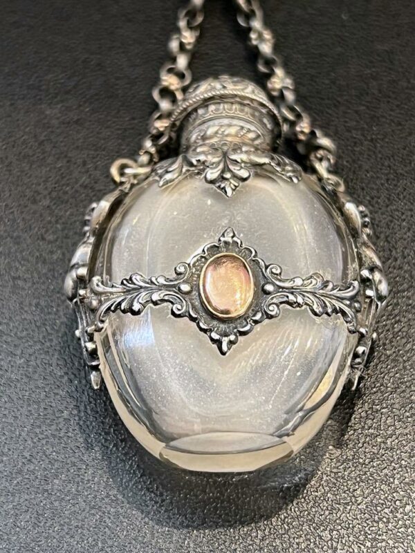 Broche - flacon à parfum en cristal et monture en argent et vermeil – Image 13