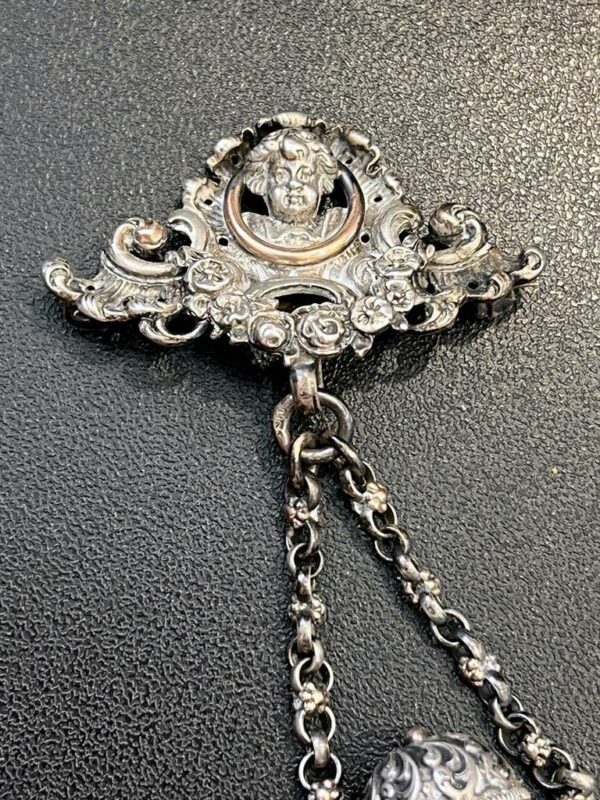 Broche - flacon à parfum en cristal et monture en argent et vermeil – Image 11