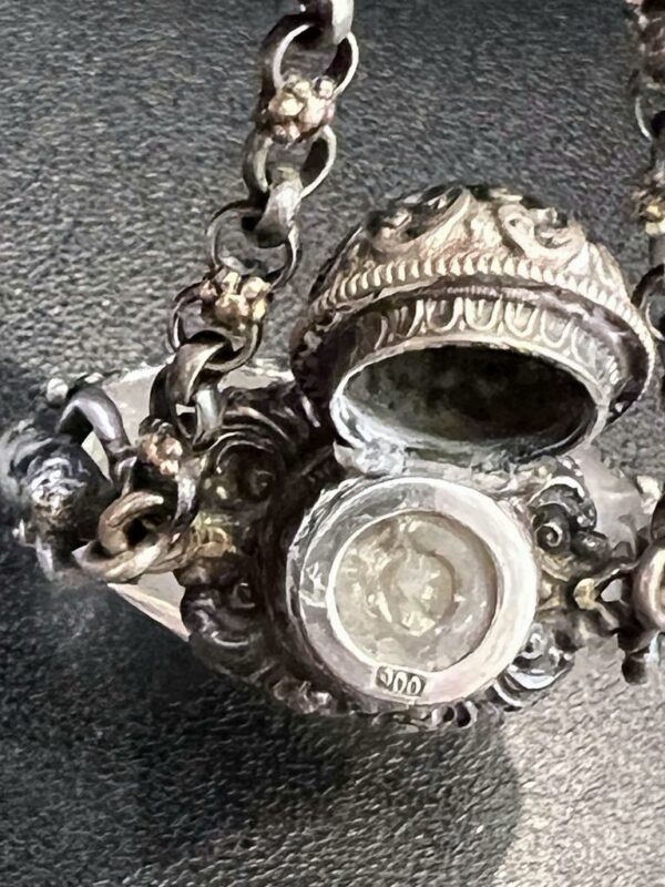 Broche - flacon à parfum en cristal et monture en argent et vermeil – Image 8