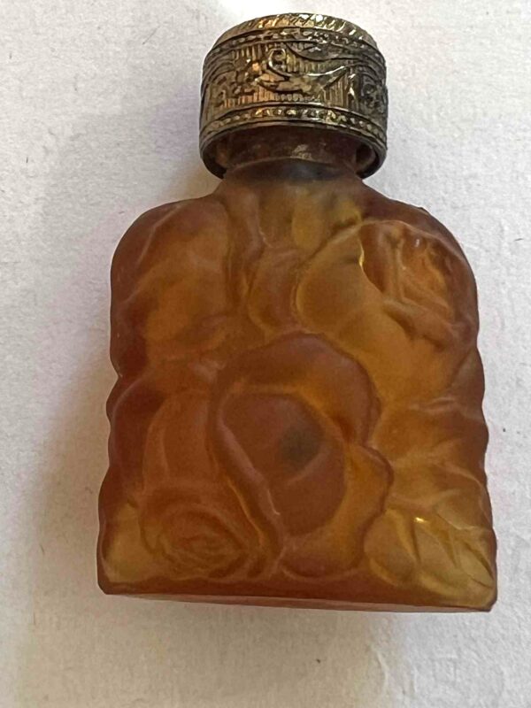 Flacon à parfum Art-Deco à décor de fleurs stylisées – Image 2