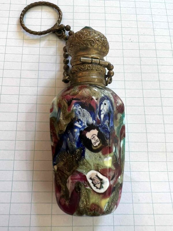 Flacon à parfum ou à sels avec sa chaînette de “châtelaine “ – Image 2