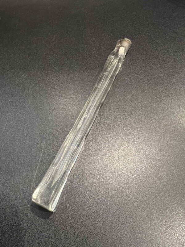 Flacon à sels en cristal taillé à décor émaillé XVIIIème – Image 4