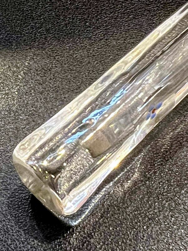 Flacon à sels en cristal taillé à décor émaillé XVIIIème – Image 3