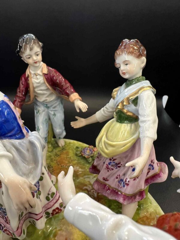 Groupe en porcelaine “Ronde enfantine"  Volkstedt thuringe – Image 5