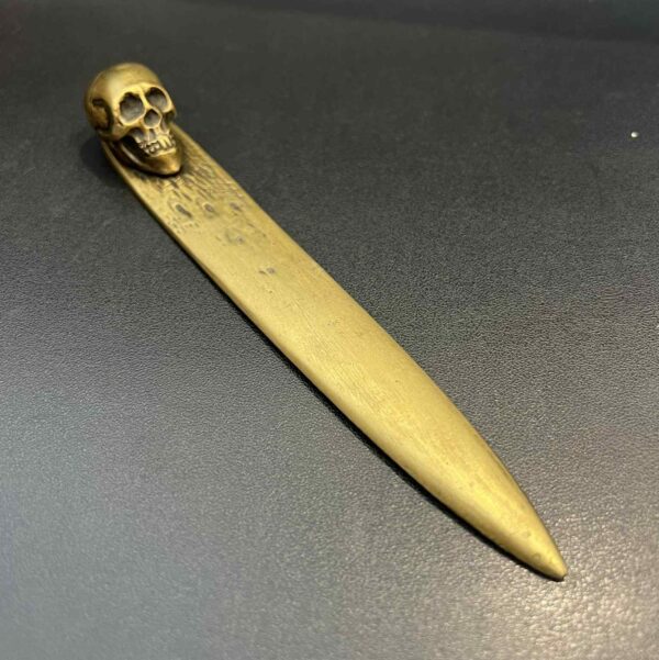 Memento mori - Petite sculpture/ coupe -papier en bronze signée E. HOFFER – Image 2