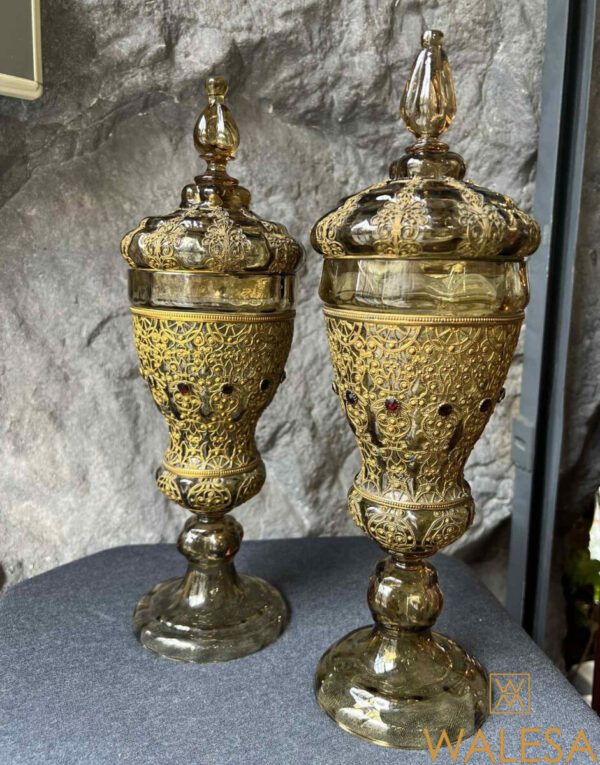 Paire de pokals en verre teinté topaze et monture en filigrane – Image 3
