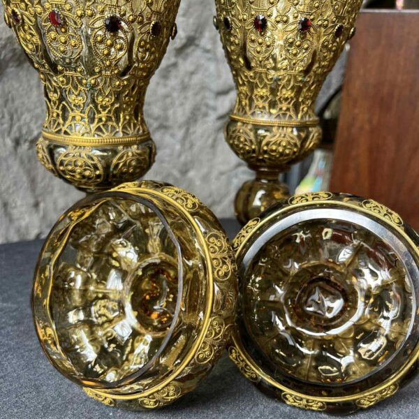 Paire de pokals en verre teinté topaze et monture en filigrane – Image 9