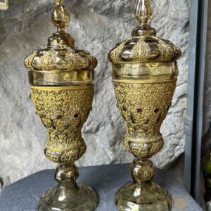 Paire de pokals en verre teinté topaze et monture en filigrane