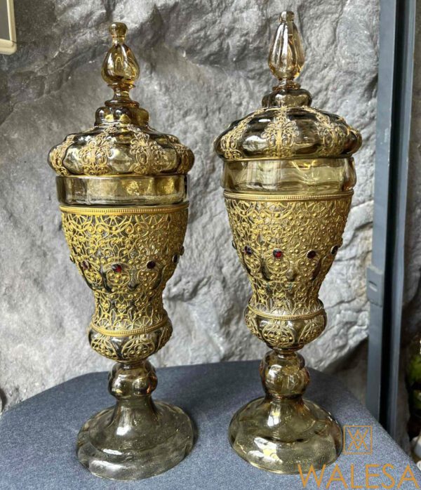 Paire de pokals en verre teinté topaze et monture en filigrane
