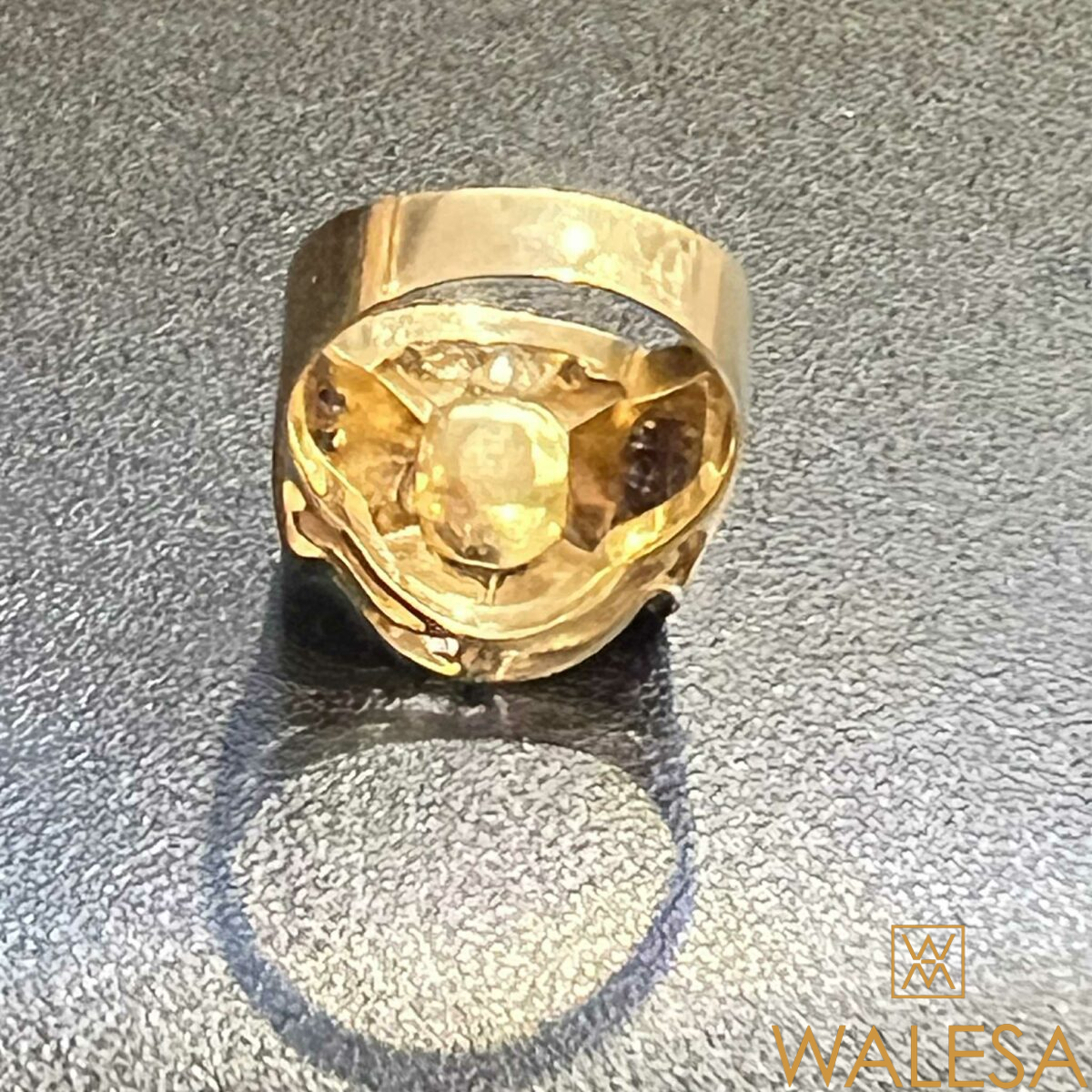 Bague Art Déco en or jaune 18K sertie d’une perle diamants et saphirs – Image 6