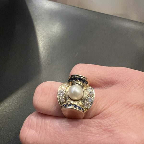 Bague Art Déco en or jaune 18K sertie d’une perle diamants et saphirs – Image 7