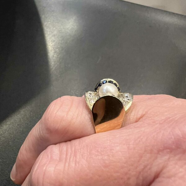 Bague Art Déco en or jaune 18K sertie d’une perle diamants et saphirs – Image 8