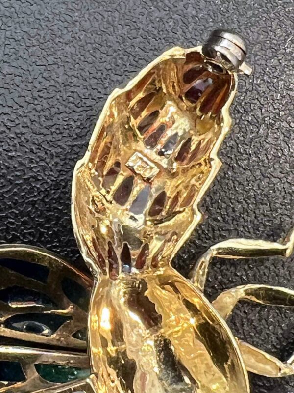 Broche « abeille » en or 18K, pierres précieuses et émail – Image 11