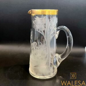 Carafe en cristal de Bohème taillée et gravée