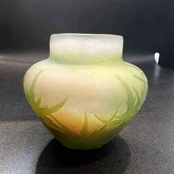 Emile GALLE - Nancy - Vase en verre multicouche à décor dégagé à l’acide – Image 7