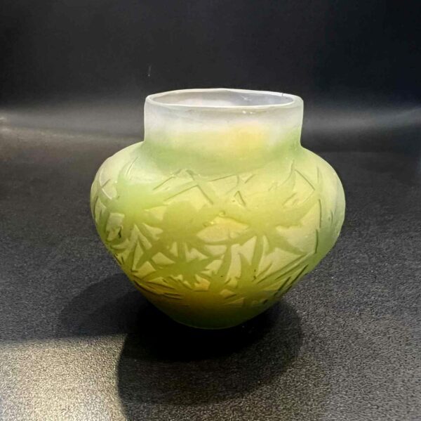 Emile GALLE - Nancy - Vase en verre multicouche à décor dégagé à l’acide – Image 8