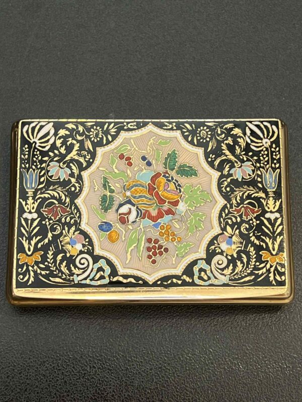 Tabatière en or jaune 18K à décor d’émaux polychromes – Image 2