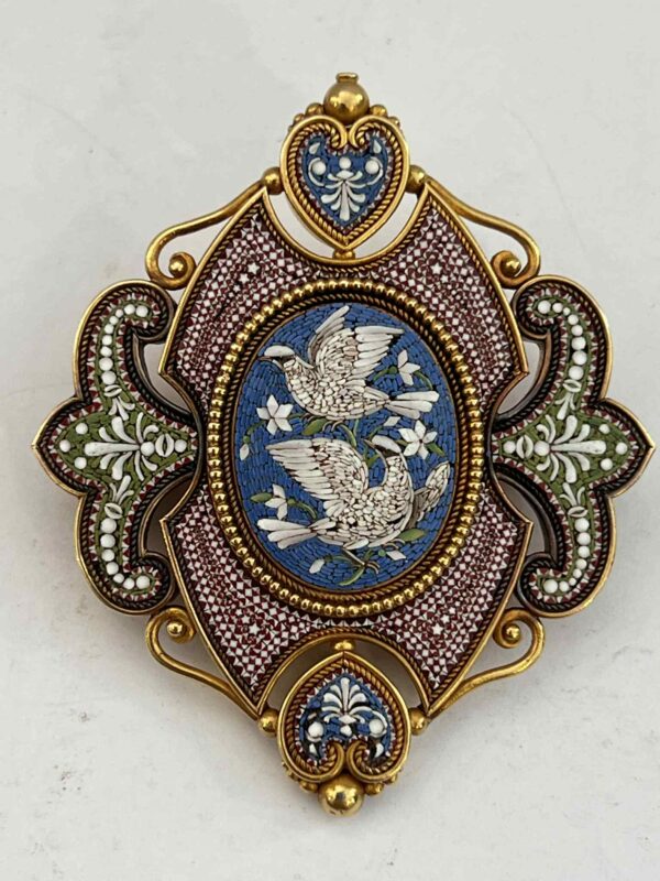 Broche « deux colombes » en micromosaïque et or jaune 21K – Image 7