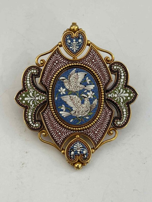 Broche « deux colombes » en micromosaïque et or jaune 21K – Image 6