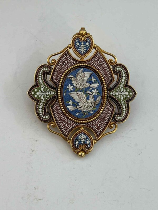 Broche « deux colombes » en micromosaïque et or jaune 21K – Image 5