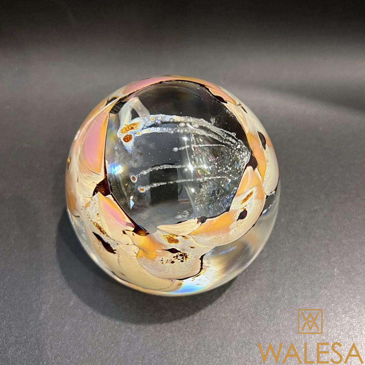 Louis Leloup presse papier en Cristal à décor d’oxydes métalliques – Image 2