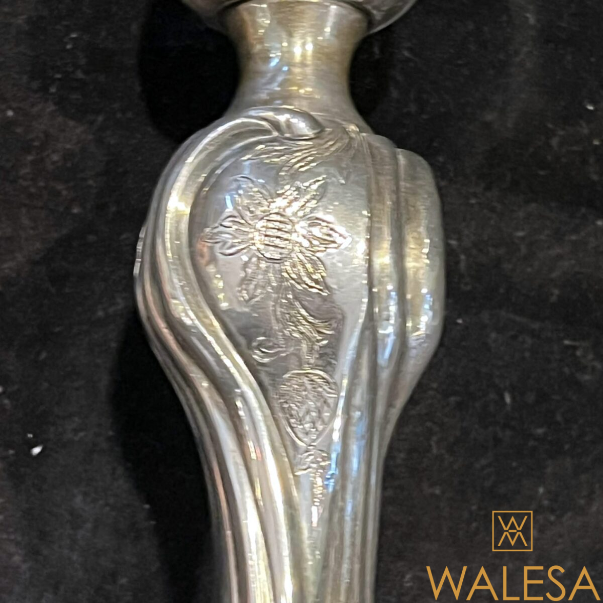 Paire de flambeaux-bougeoirs de style Louis XV fin XIXe – Image 7