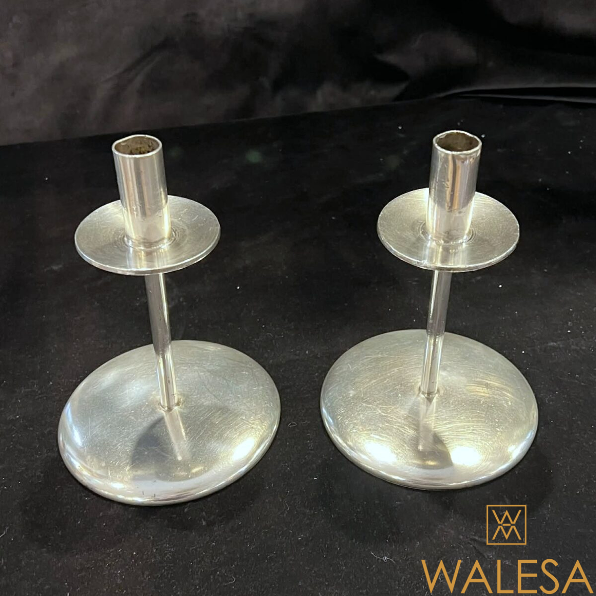 SAMBONET - Italie - paire de flambeaux-bougeoirs en métal argenté – Image 2