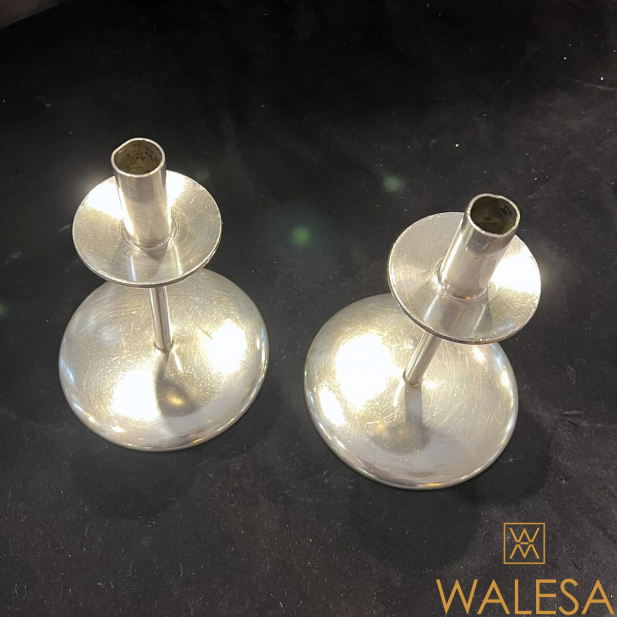 SAMBONET - Italie - paire de flambeaux-bougeoirs en métal argenté – Image 3