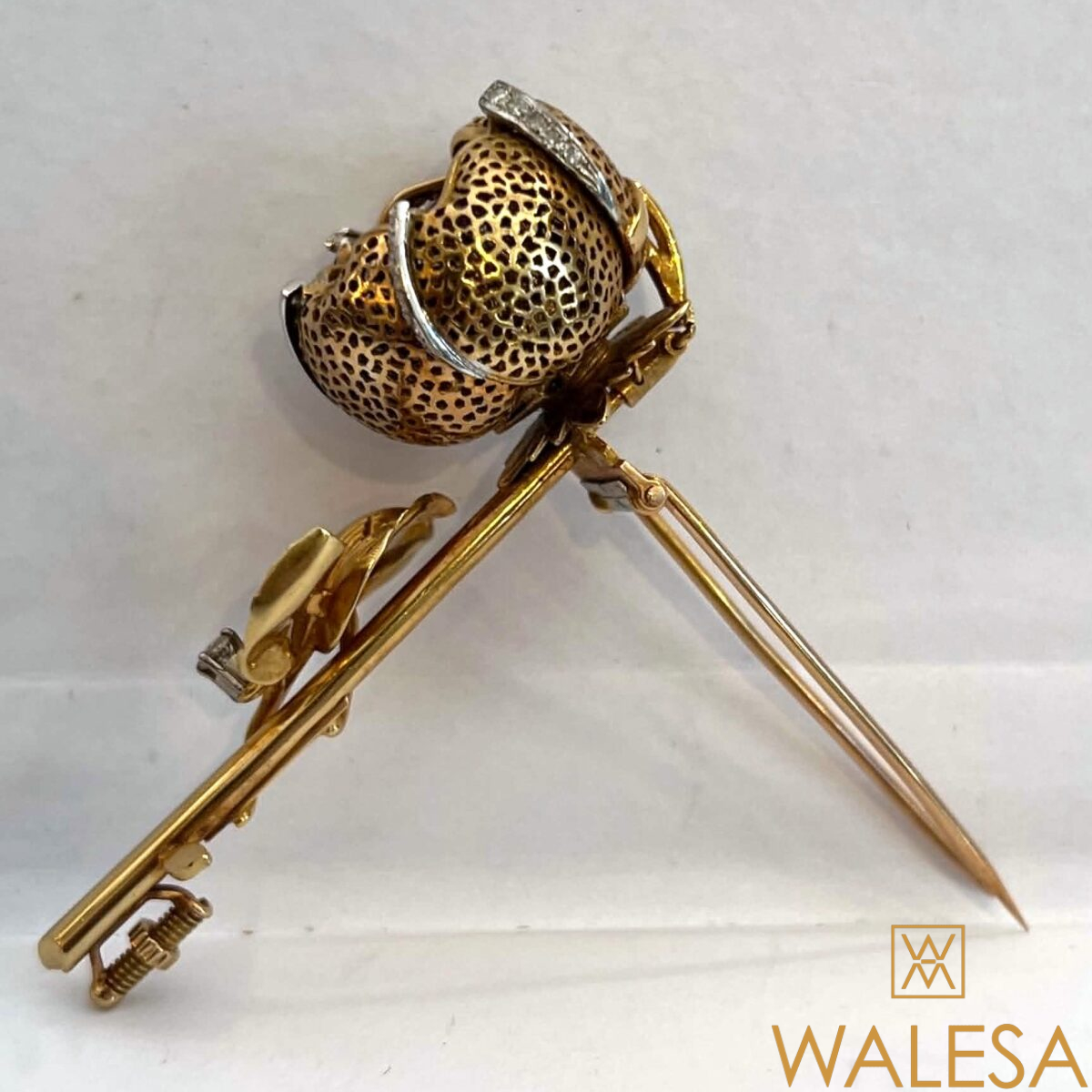 Broche « trembleuse » fleur en or jaune 18k – Image 11