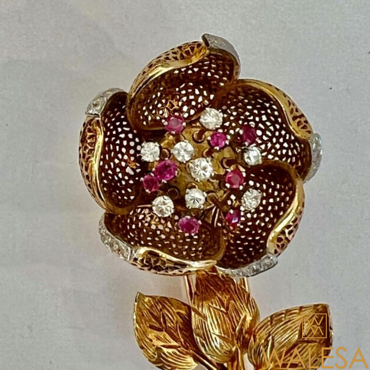 Broche « trembleuse » fleur en or jaune 18k – Image 3