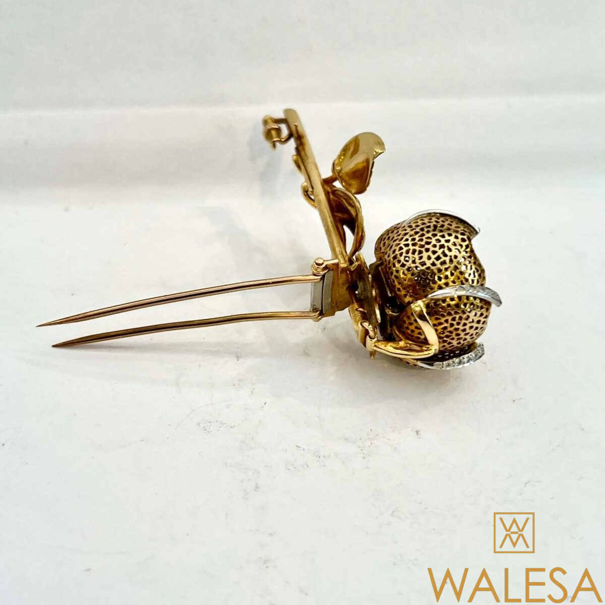 Broche « trembleuse » fleur en or jaune 18k – Image 10