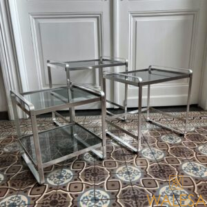 Tables gigognes en aluminium et plateaux en verre gris fumé