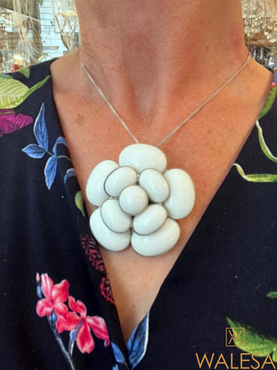 Chanel broche transformable en pendentif