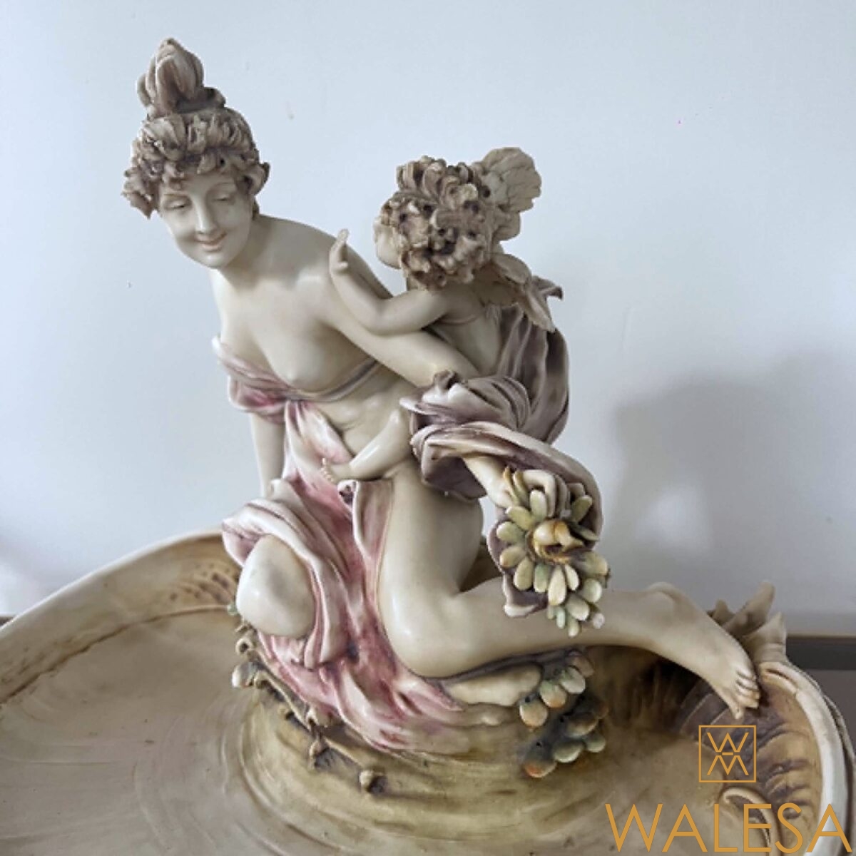 Amphora Austria - Coupe- vide-poches en biscuit de porcelaine polychrome – Image 2