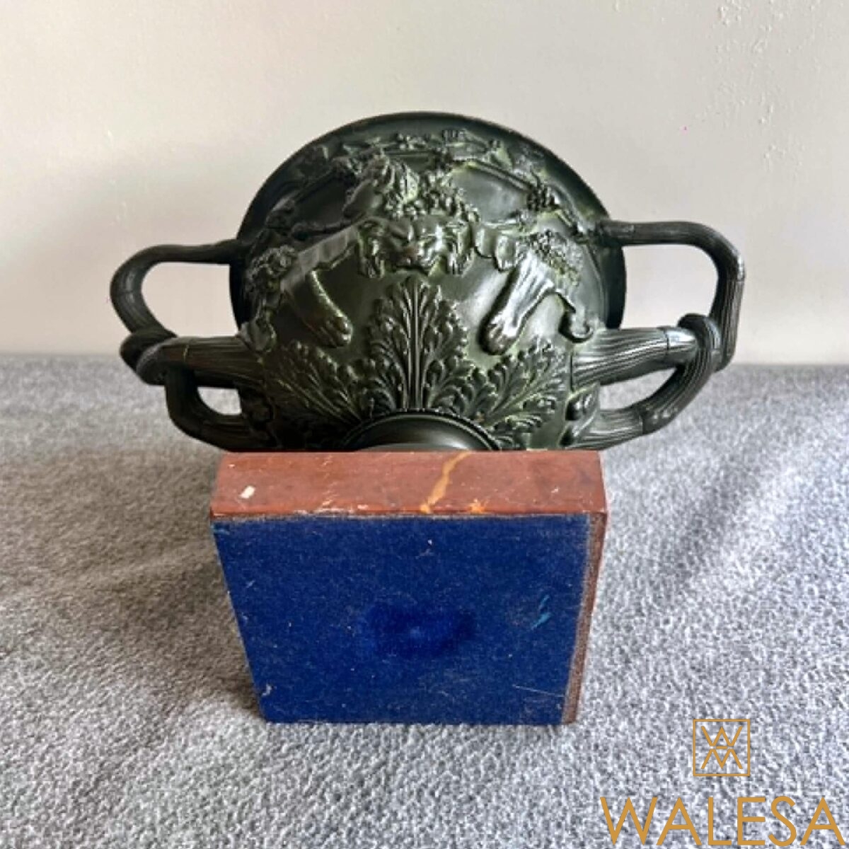 Coupe vase dit aussi “vase de Warwick” en bronze – Image 8