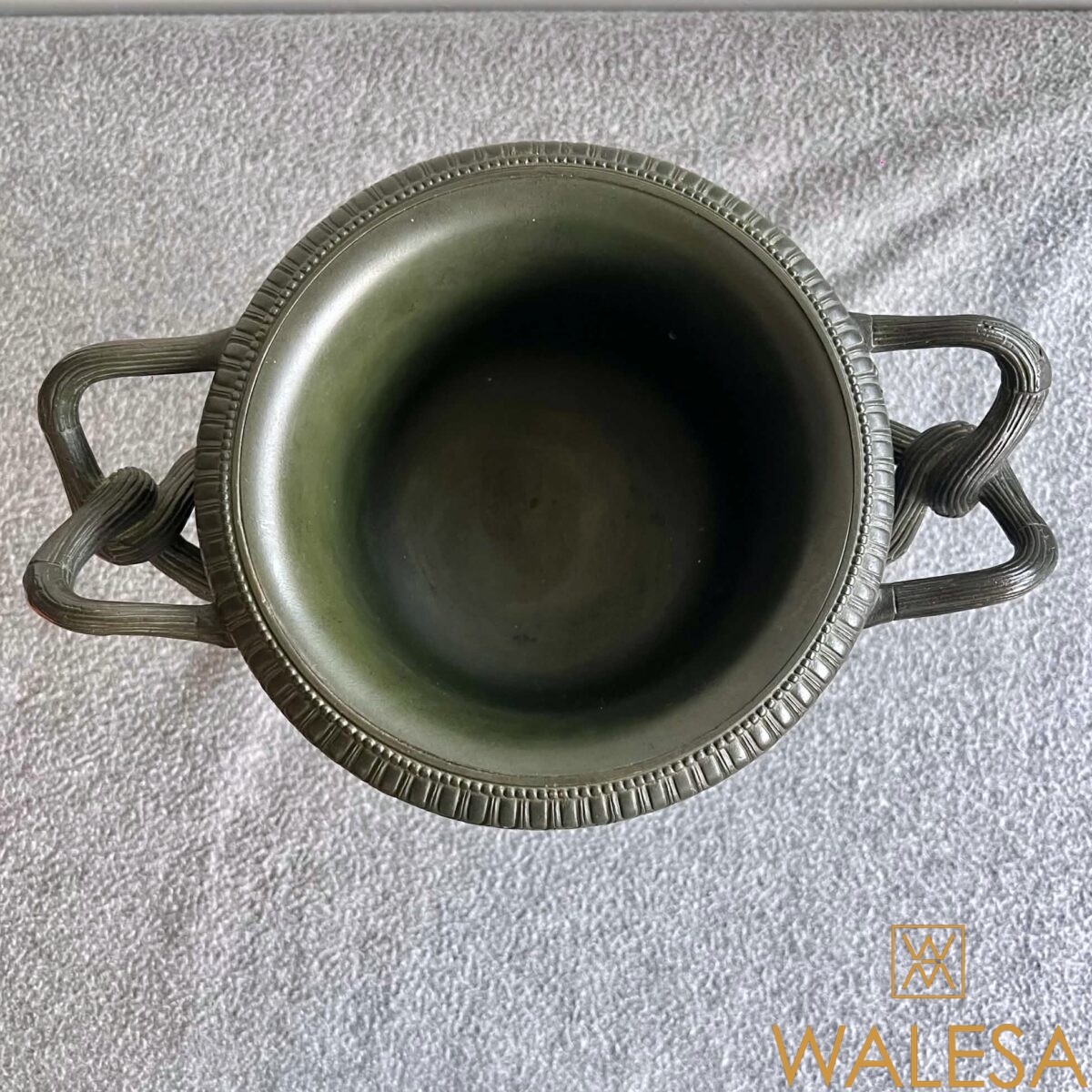 Coupe vase dit aussi “vase de Warwick” en bronze – Image 7
