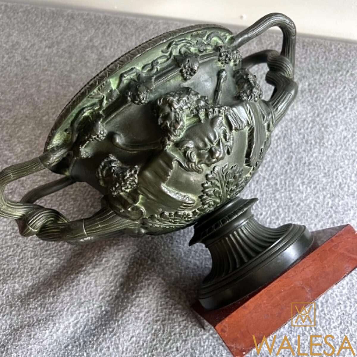 Coupe vase dit aussi “vase de Warwick” en bronze – Image 5