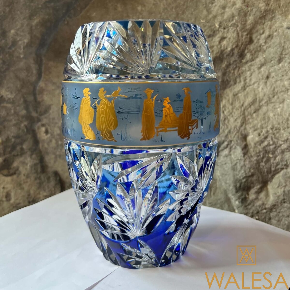 Cristal du Val Saint Lambert vase modèle “Aventin” créé par Hubert Léga